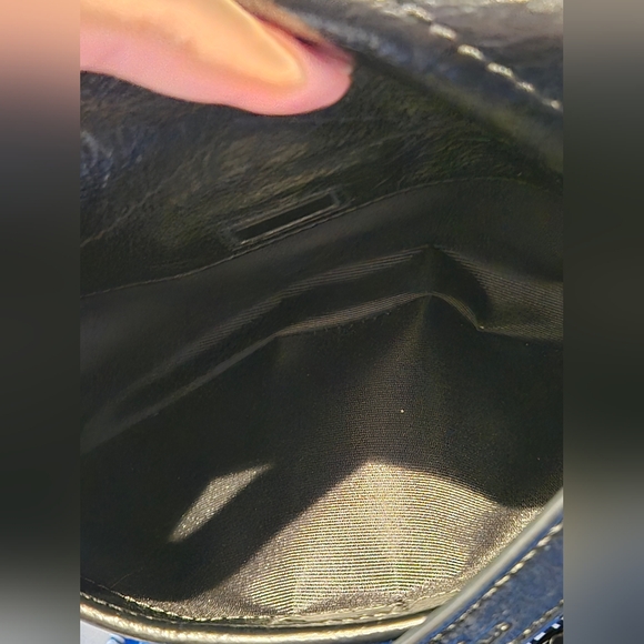 Saint Laurent Niki Shoulder Bag Medium Black Leather - Picture 4 of 9